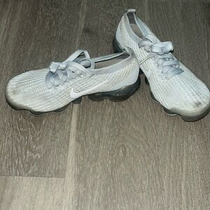 Light grey NIKE VAPORMAX